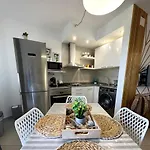 Apartman Candy Cotton - Ac, Desk With Natural Light, Pool, Terrace And High Speed Internet