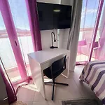 Candy Cotton - Ac, Desk With Natural Light, Pool, Terrace And High Speed Internet Apartman *