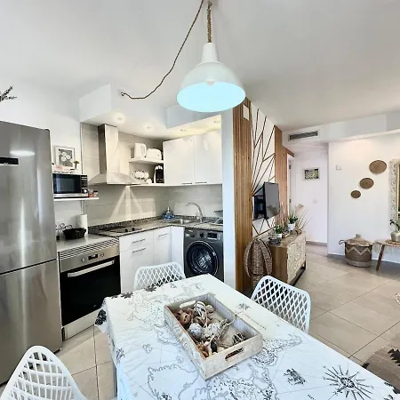 Candy Cotton - Ac, Desk With Natural Light, Pool, Terrace And High Speed Internet