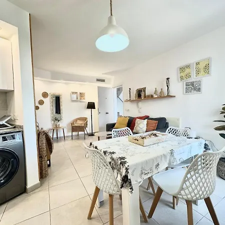 Candy Cotton - Ac, Desk With Natural Light, Pool, Terrace And High Speed Internet