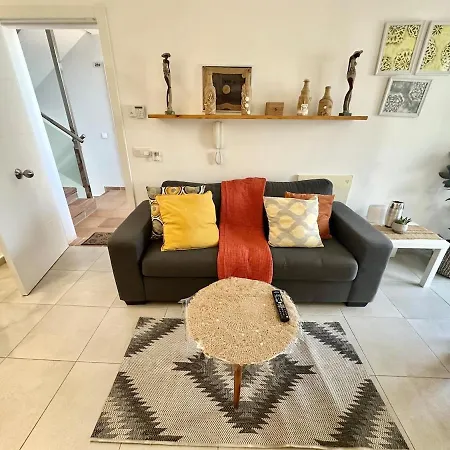 Candy Cotton - Ac, Desk With Natural Light, Pool, Terrace And High Speed Internet Daire